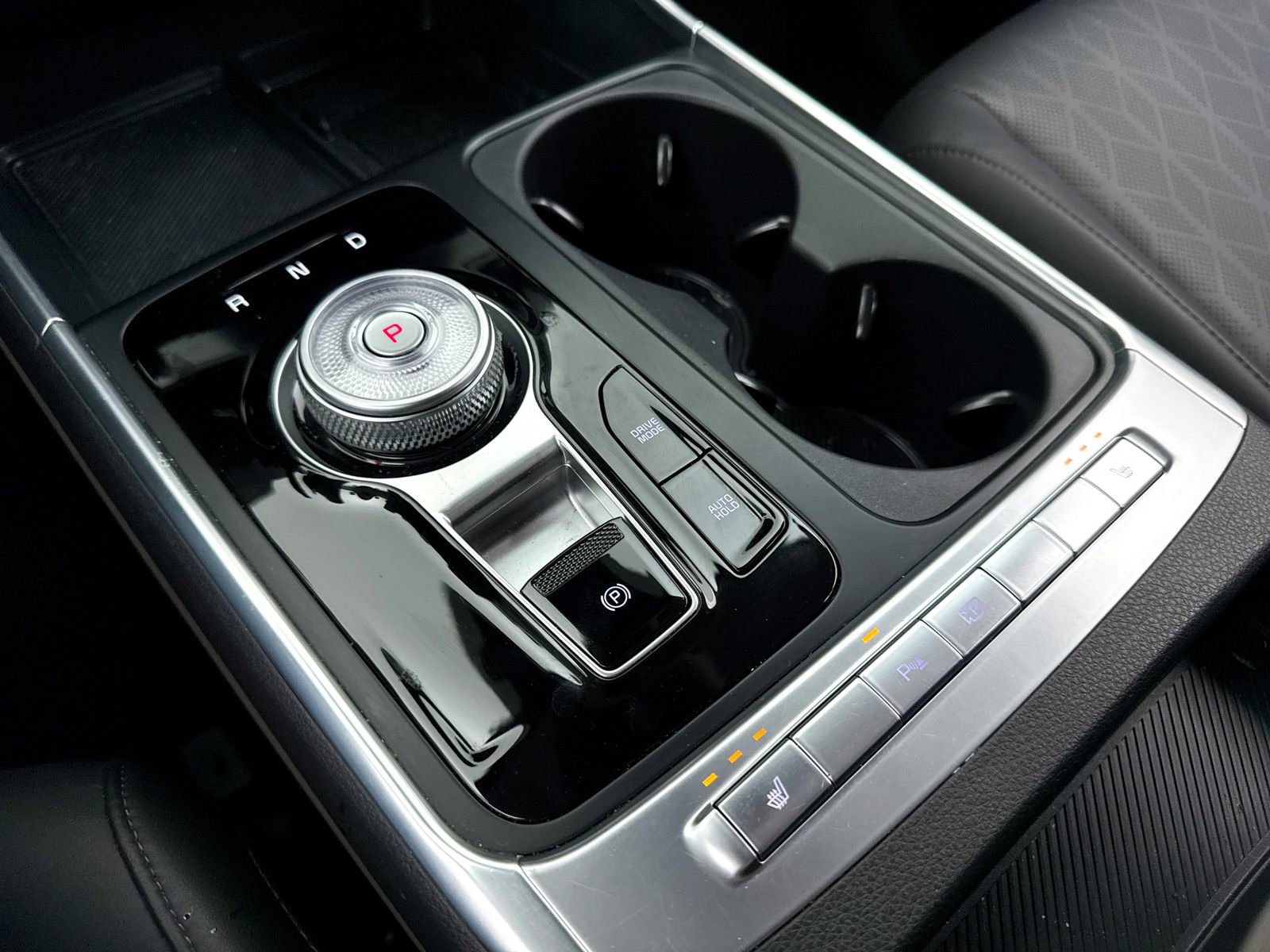 Used 2025 Kia Carnival EX image 27