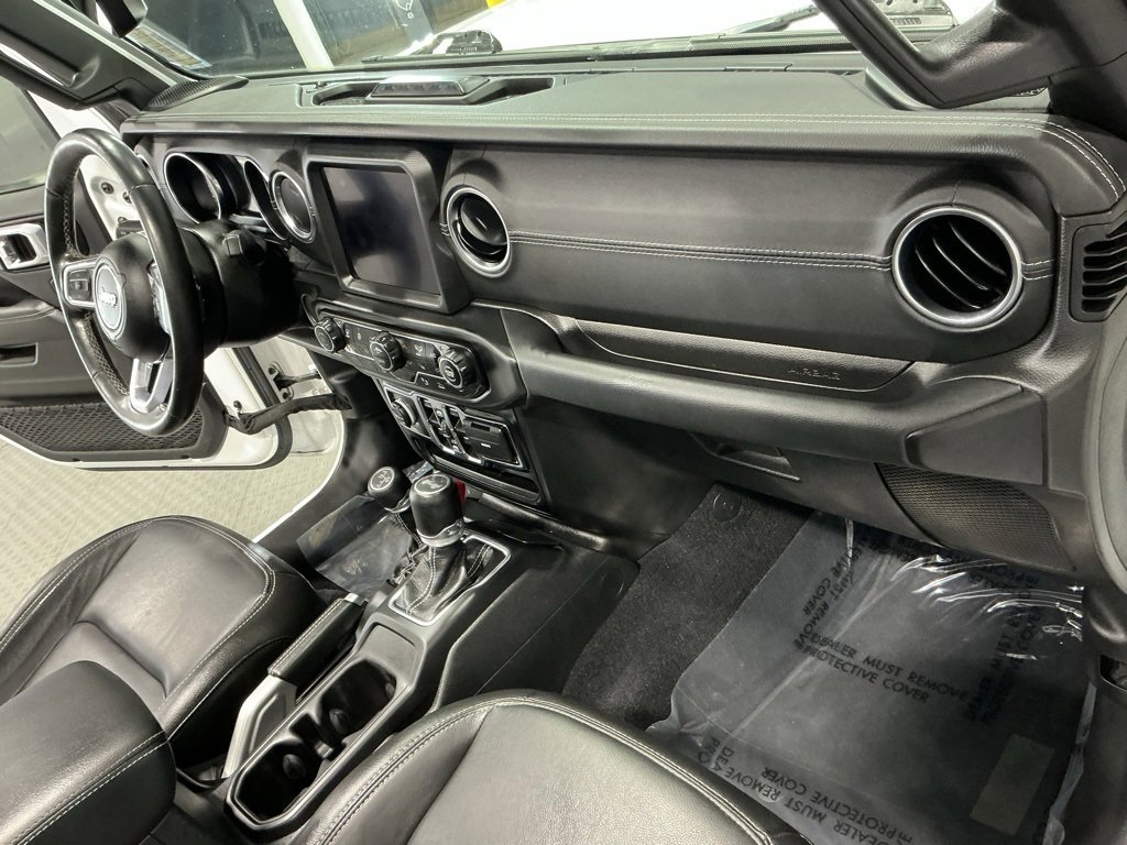 Used 2022 Jeep Wrangler Unlimited Sahara w/ Cold Weather Group image 28