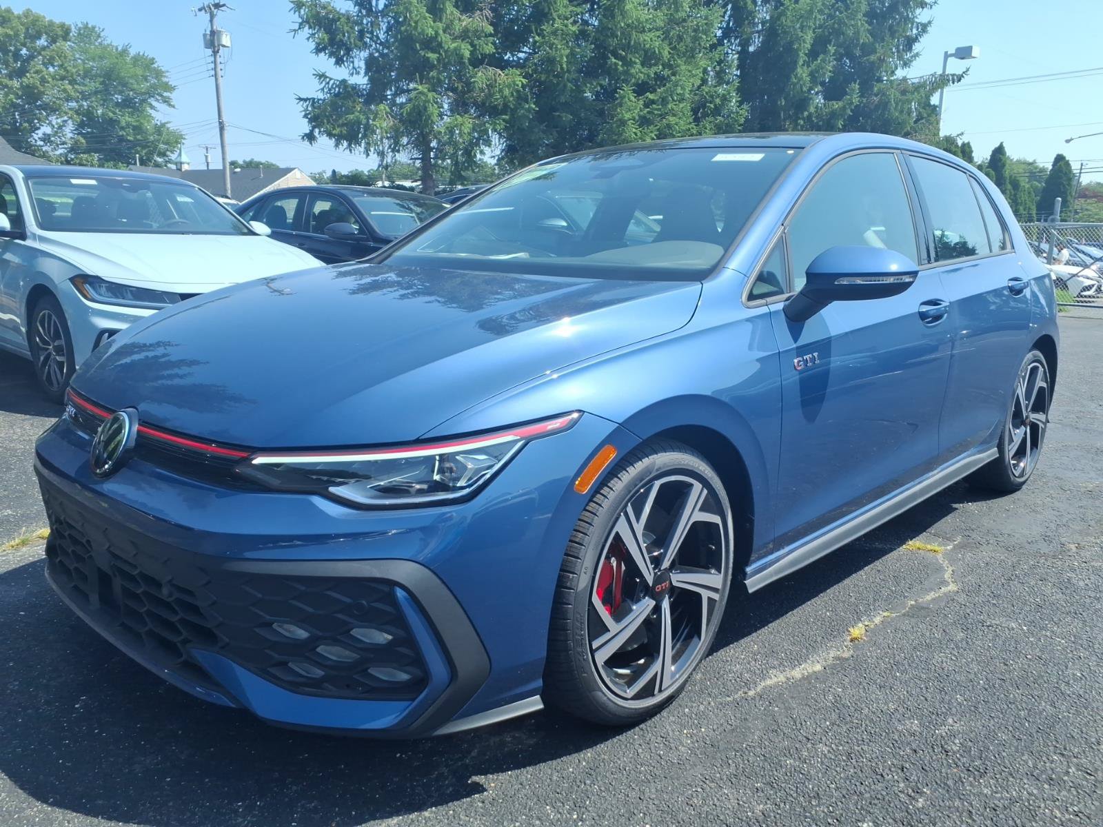 New 2026 Volkswagen GTI SE FWD image 4