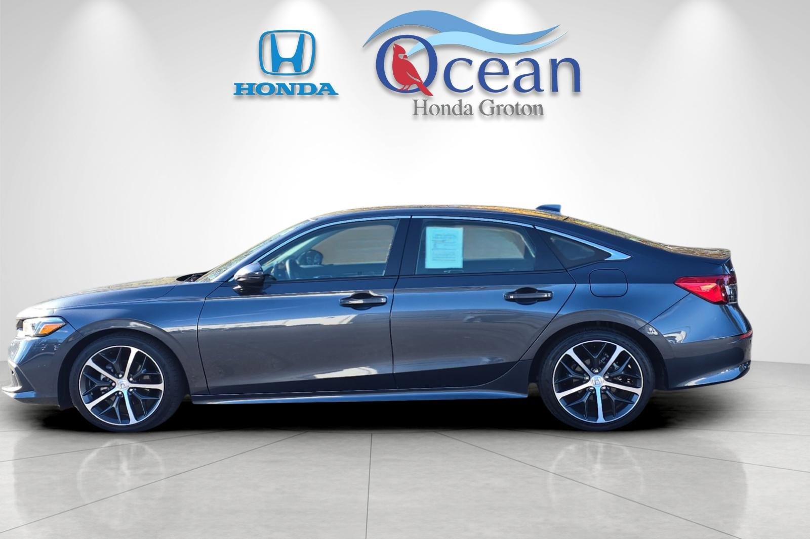 Used 2024 Honda Civic Touring image 2