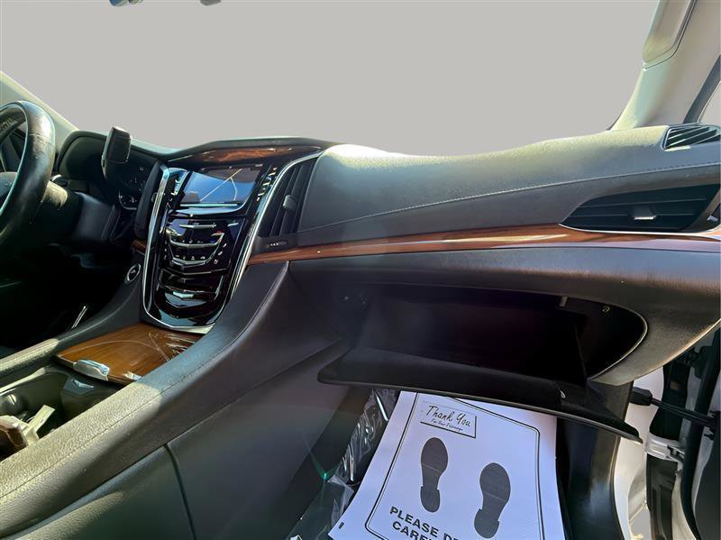 Used 2016 Cadillac Escalade ESV Luxury RWD image 39