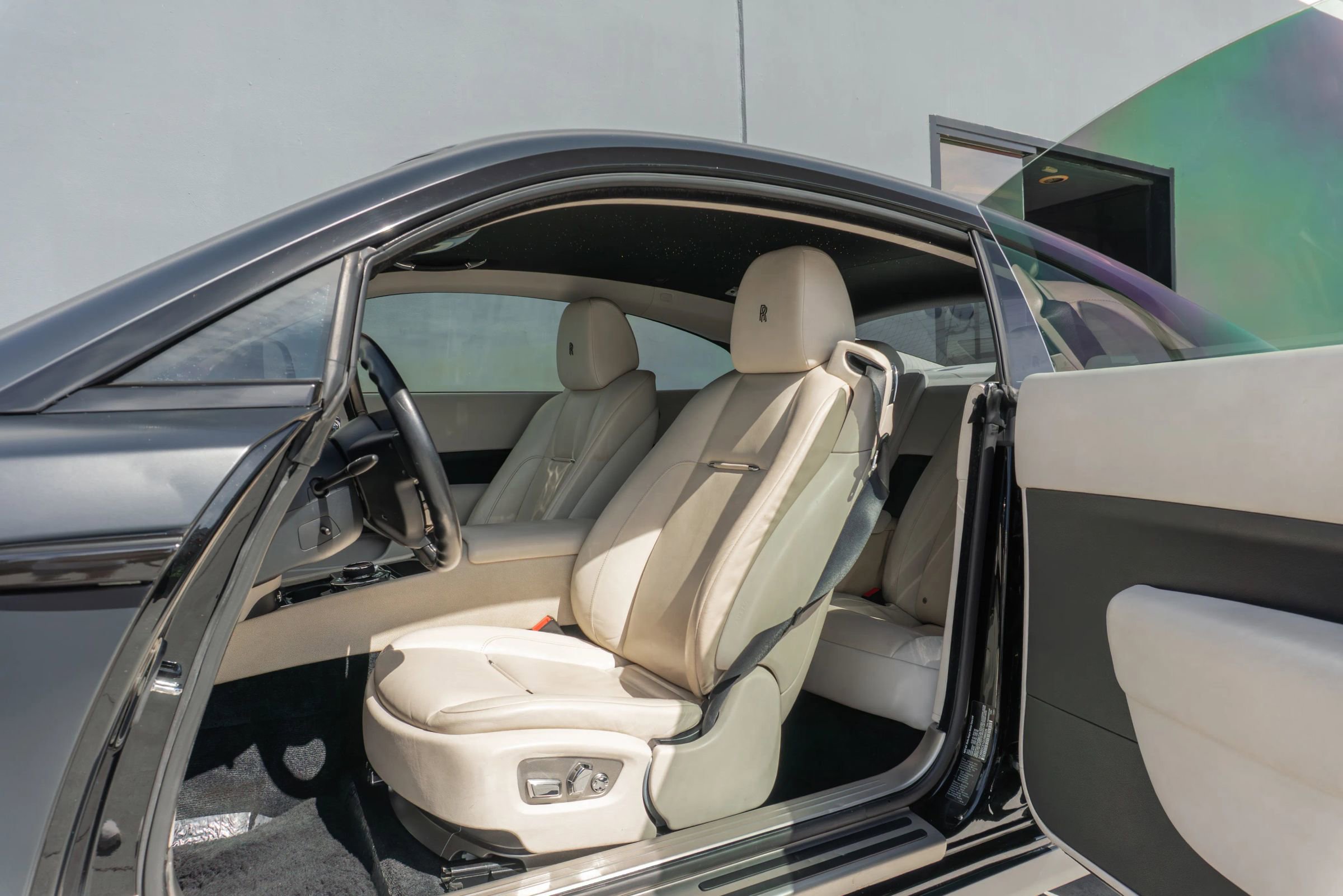 Used 2016 Rolls-Royce Wraith RWD image 48