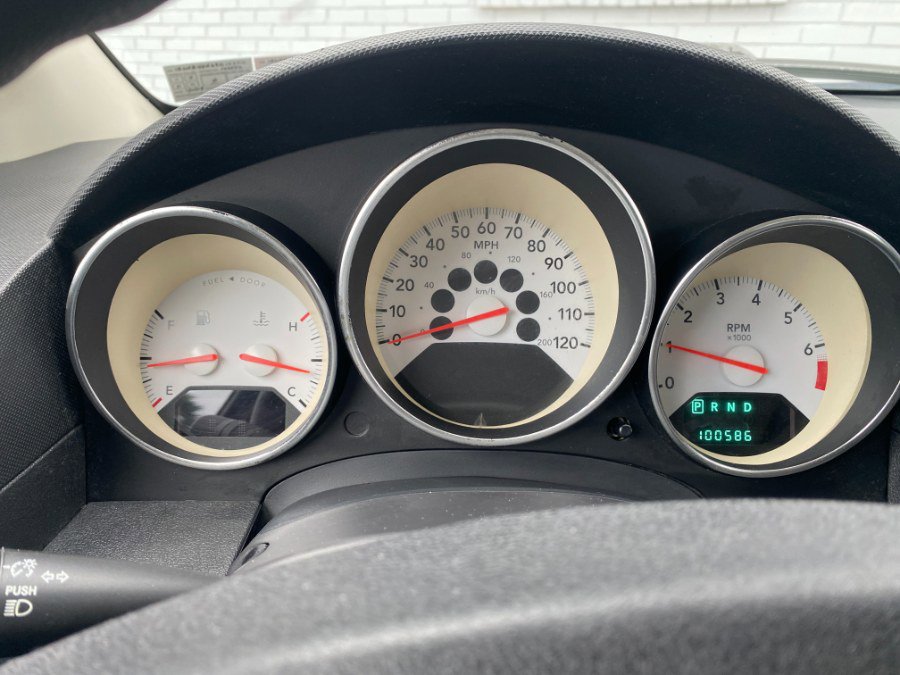 Used 2009 Dodge Caliber SXT image 17