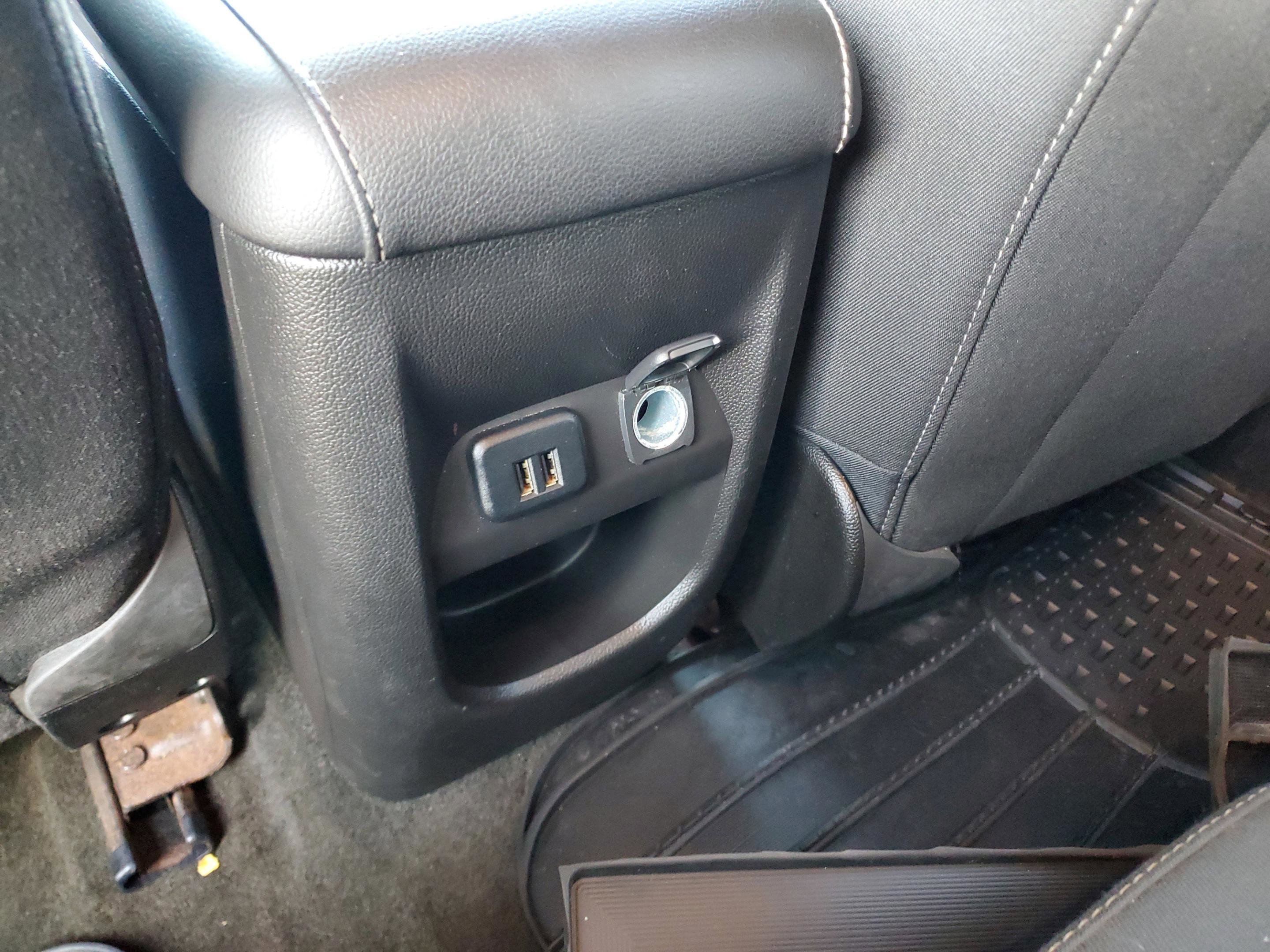 Used 2015 GMC Canyon SLE w/ SLE Convenience Package image 16