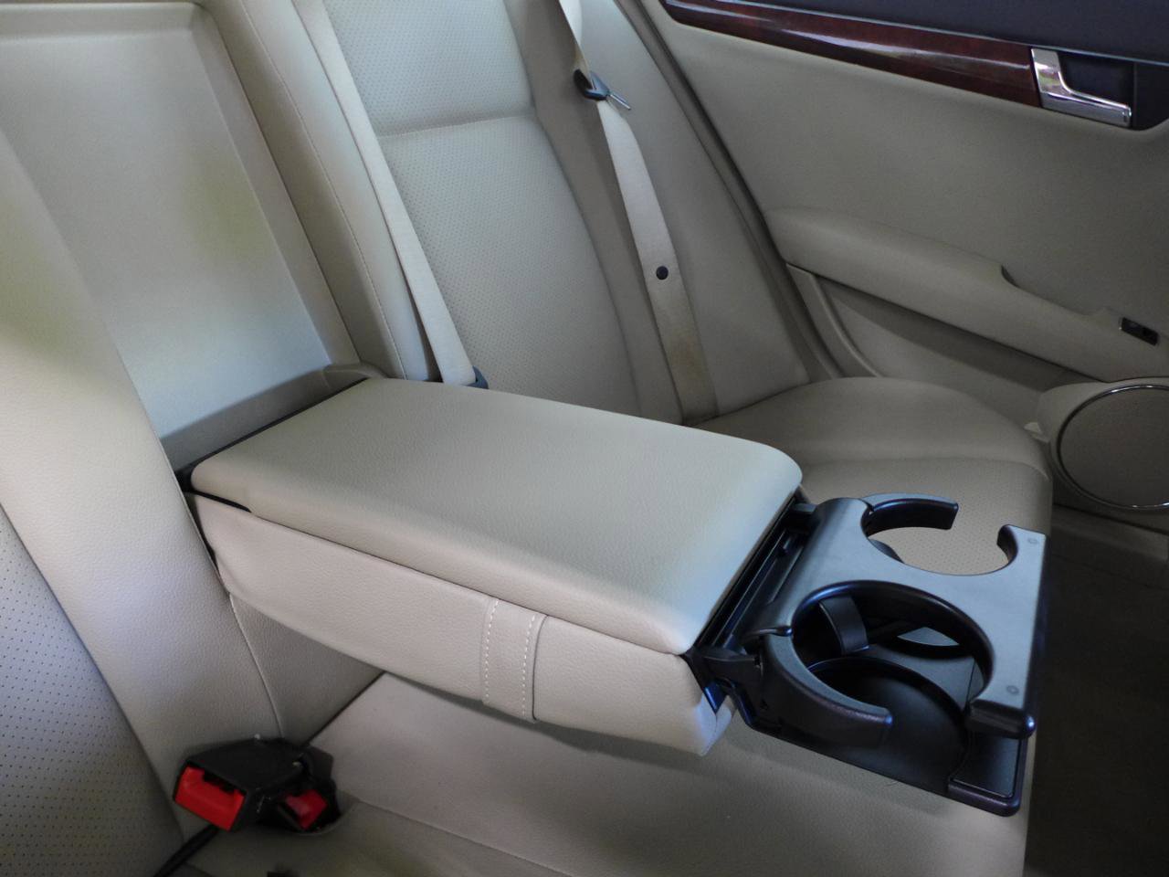 Used 2009 Mercedes-Benz C 300 4MATIC Sedan image 47