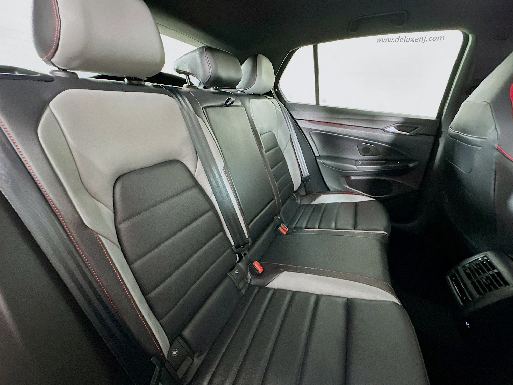 Used 2024 Volkswagen GTI Autobahn image 28