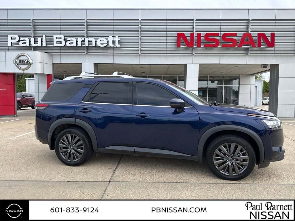Used 2022 Nissan Pathfinder SL w/ SL Premium Package image 3