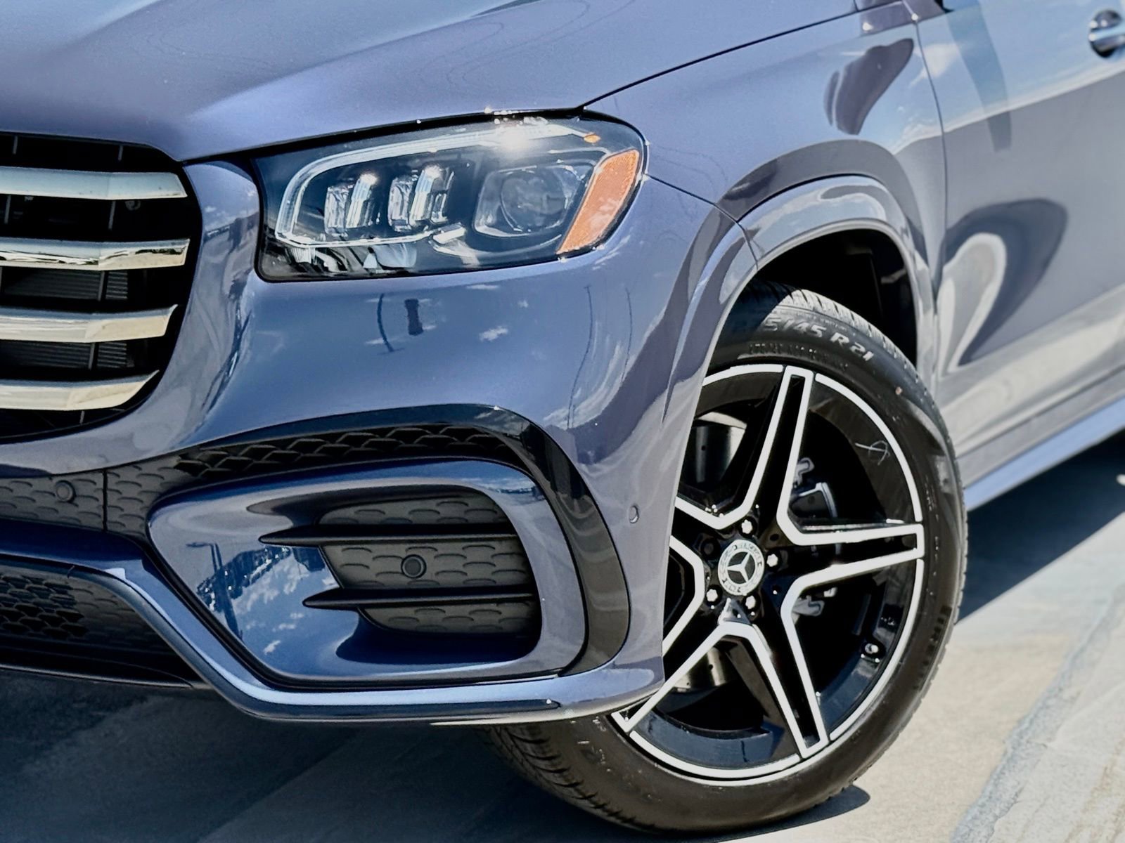 New 2026 Mercedes-Benz GLS 450 4MATIC image 4