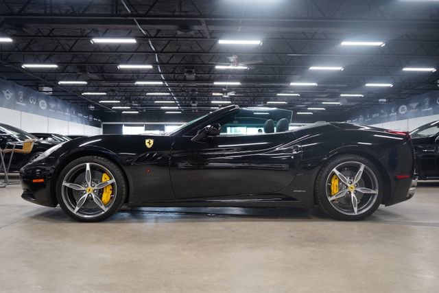 Used 2010 Ferrari California RWD image 6