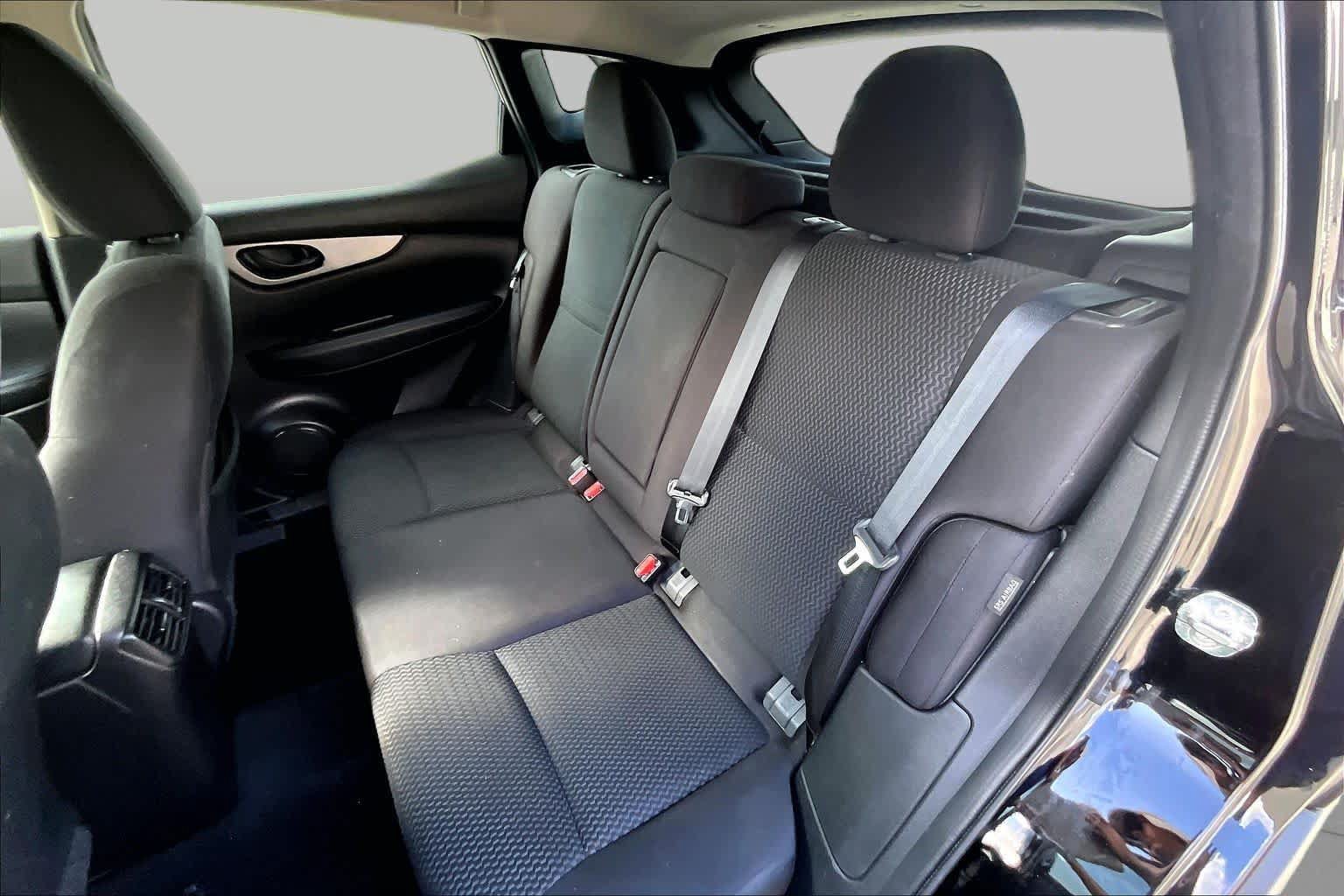 Used 2020 Nissan Rogue Sport S FWD image 17