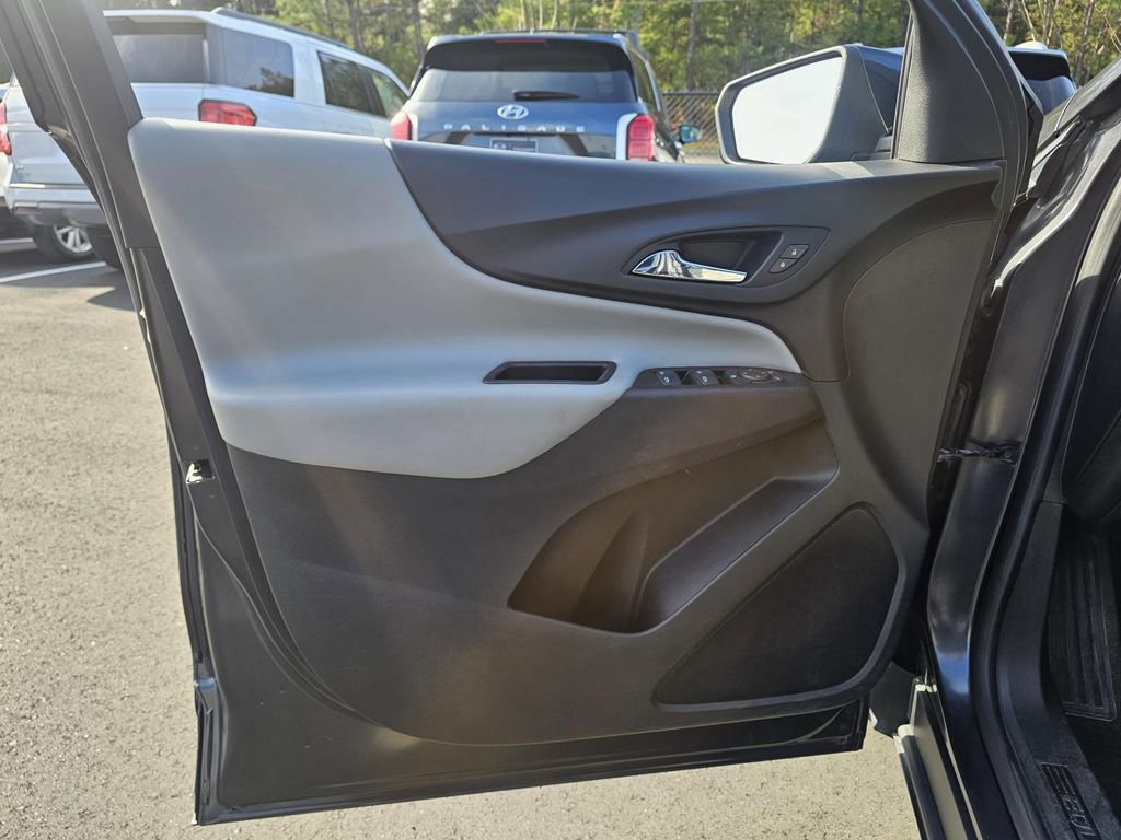 Used 2022 Chevrolet Equinox LT image 11