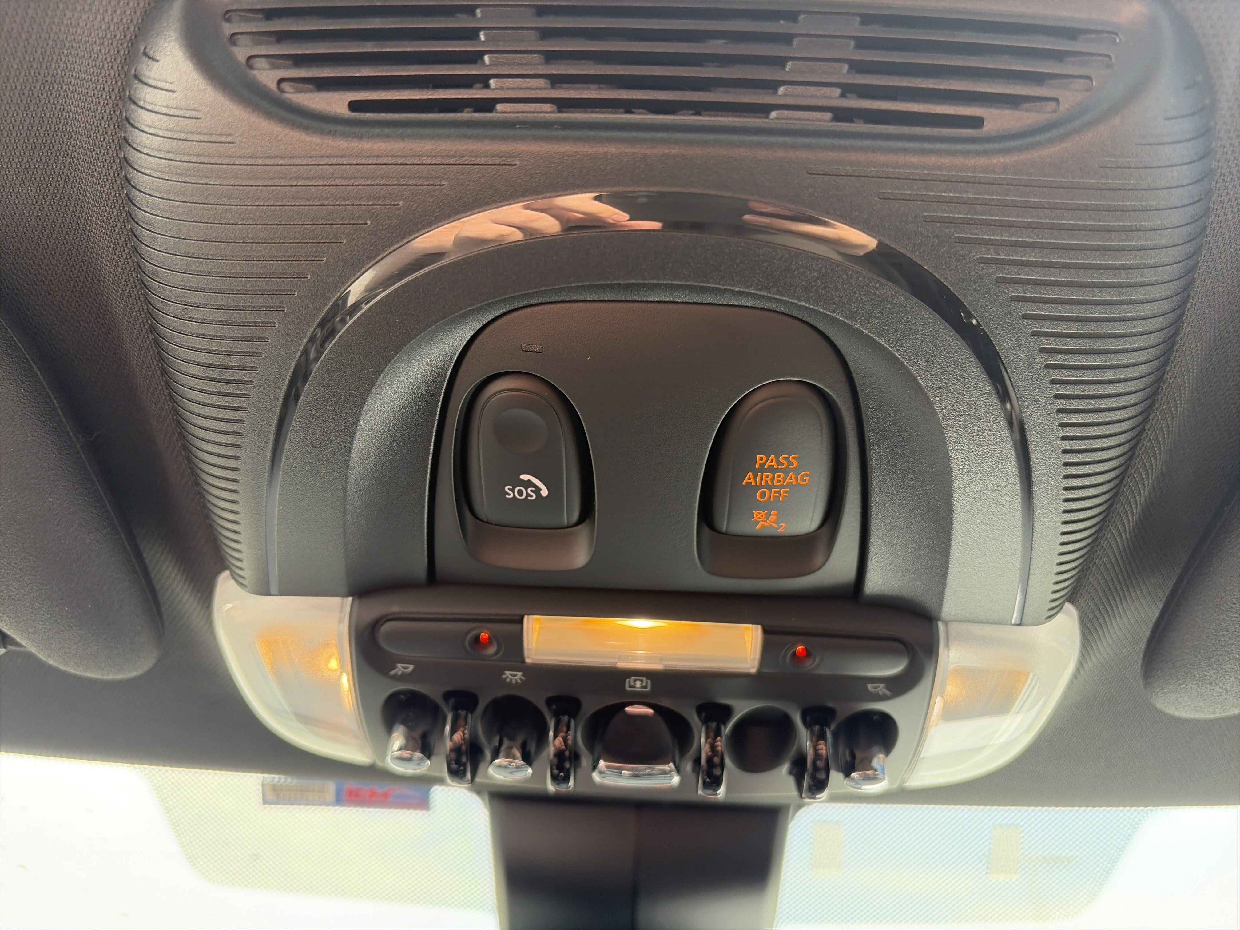 Used 2022 MINI Cooper 2-Door Hardtop image 37