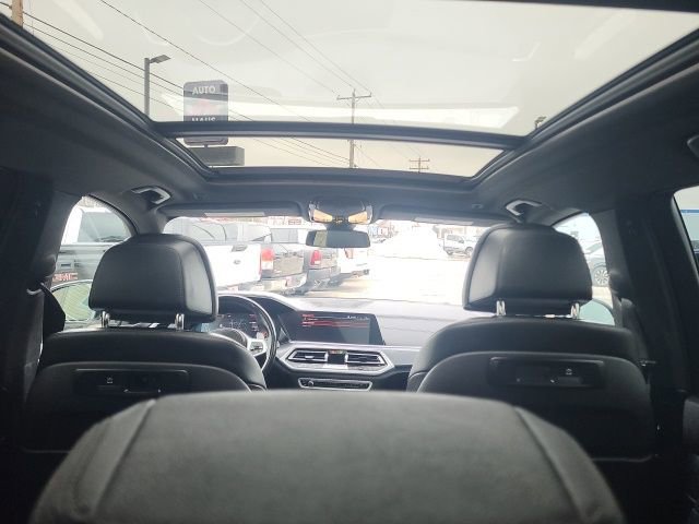 Used 2022 BMW X5 xDrive40i w/ M Sport Package image 5