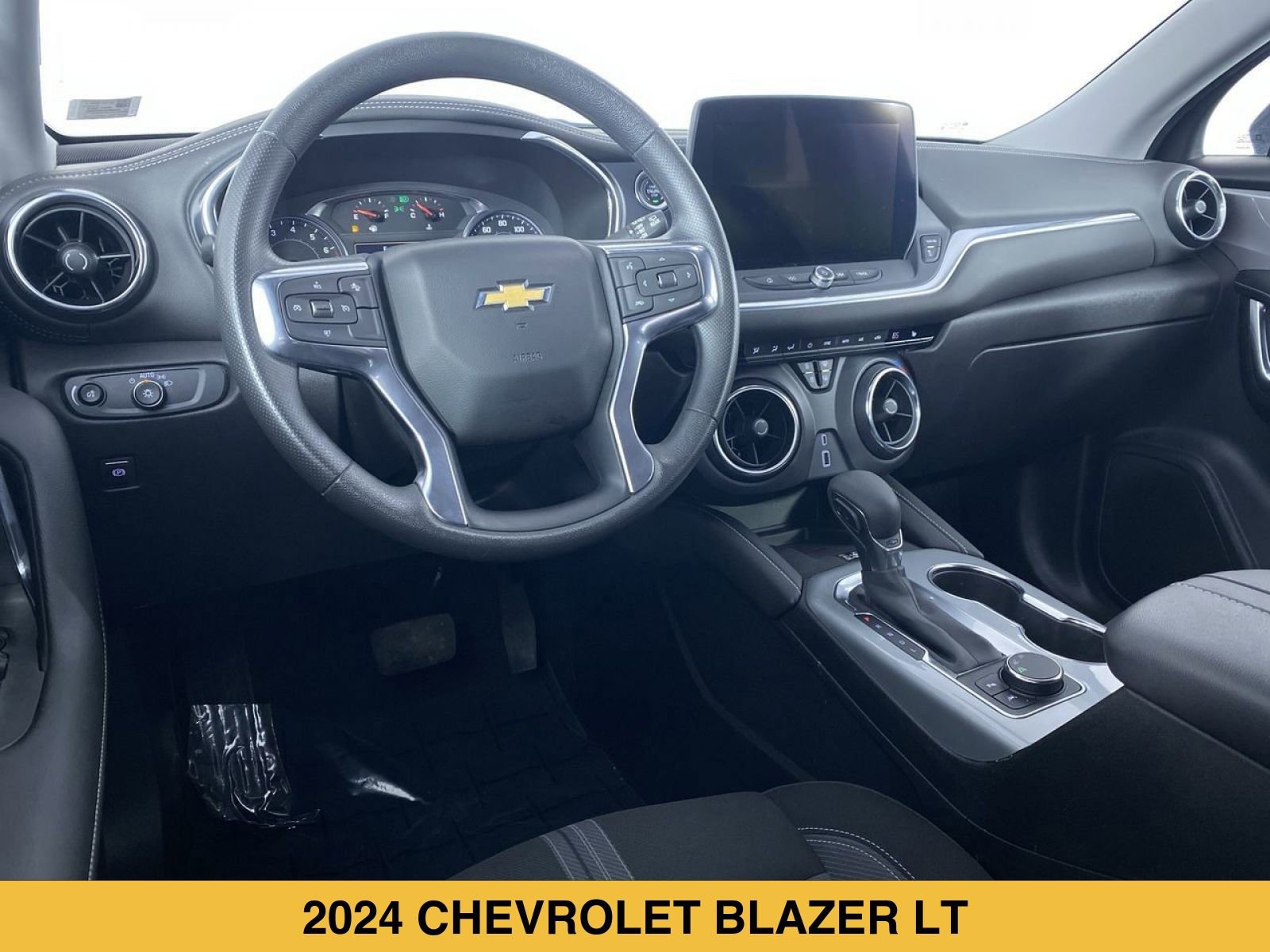 Certified 2024 Chevrolet Blazer LT w/ Convenience Package FWD image 2