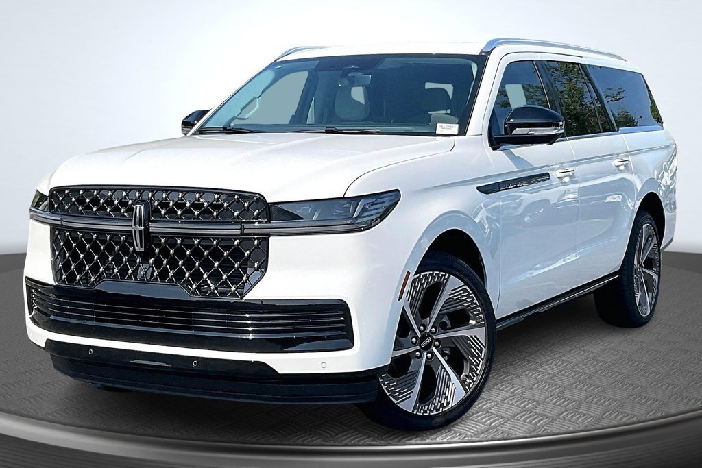 New 2027 Lincoln Navigator L Black Label AWD/4WD image 2
