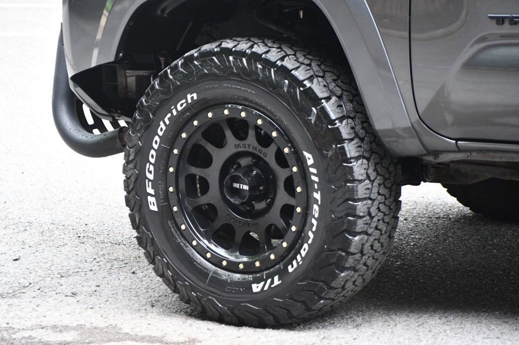 Used 2017 Toyota Tacoma TRD Sport image 8