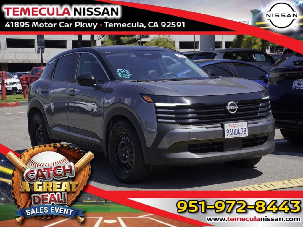 Used 2025 Nissan Kicks SV w/ Charging Package FWD image 1