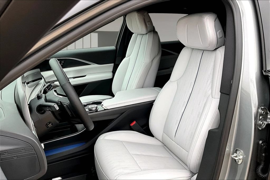 New 2026 Cadillac Lyriq Sport w/ LPO, Floor Liner Package AWD/4WD image 9
