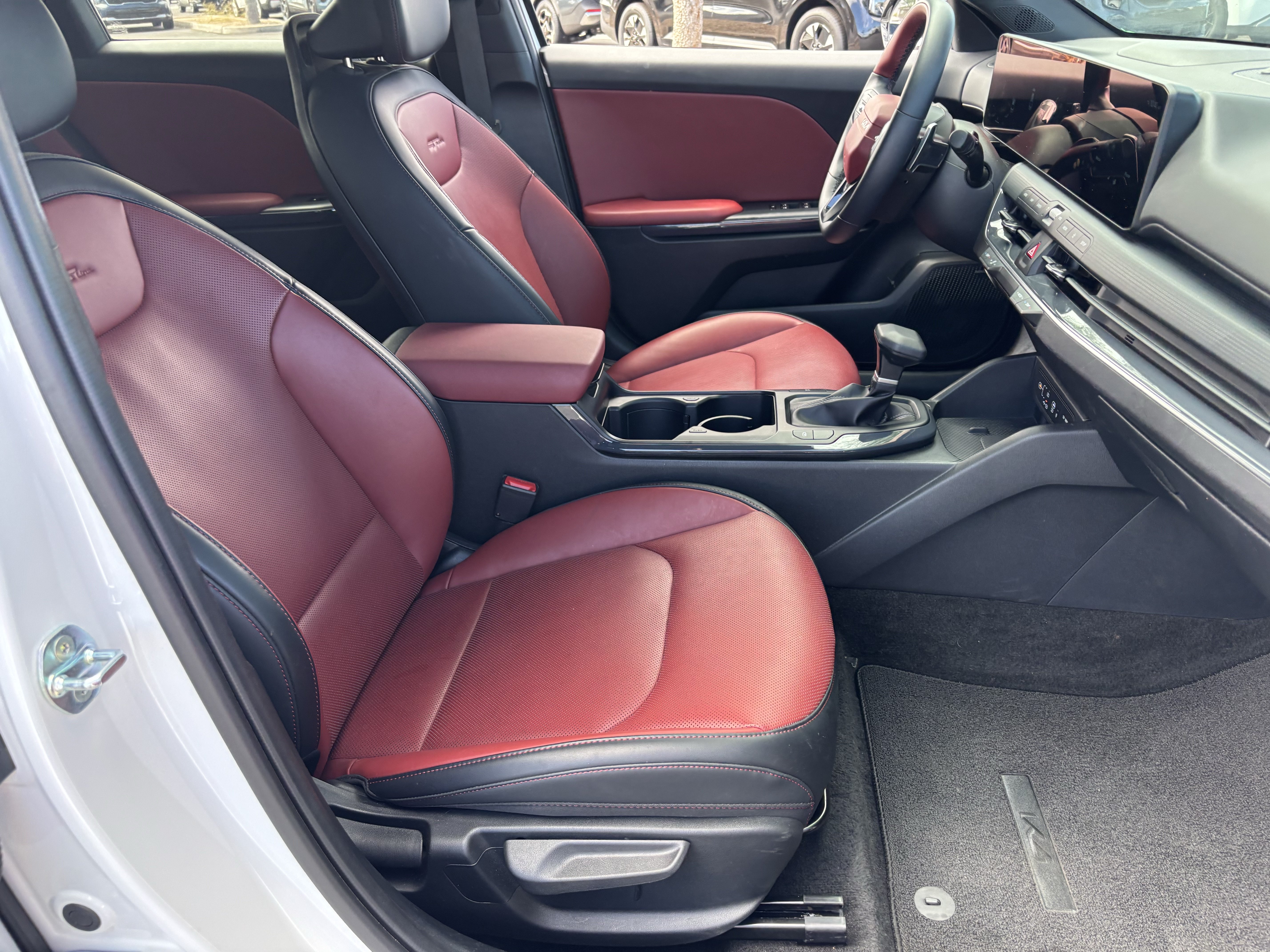Certified 2025 Kia K4 GT-Line w/ GT-Line Premium Package FWD image 9