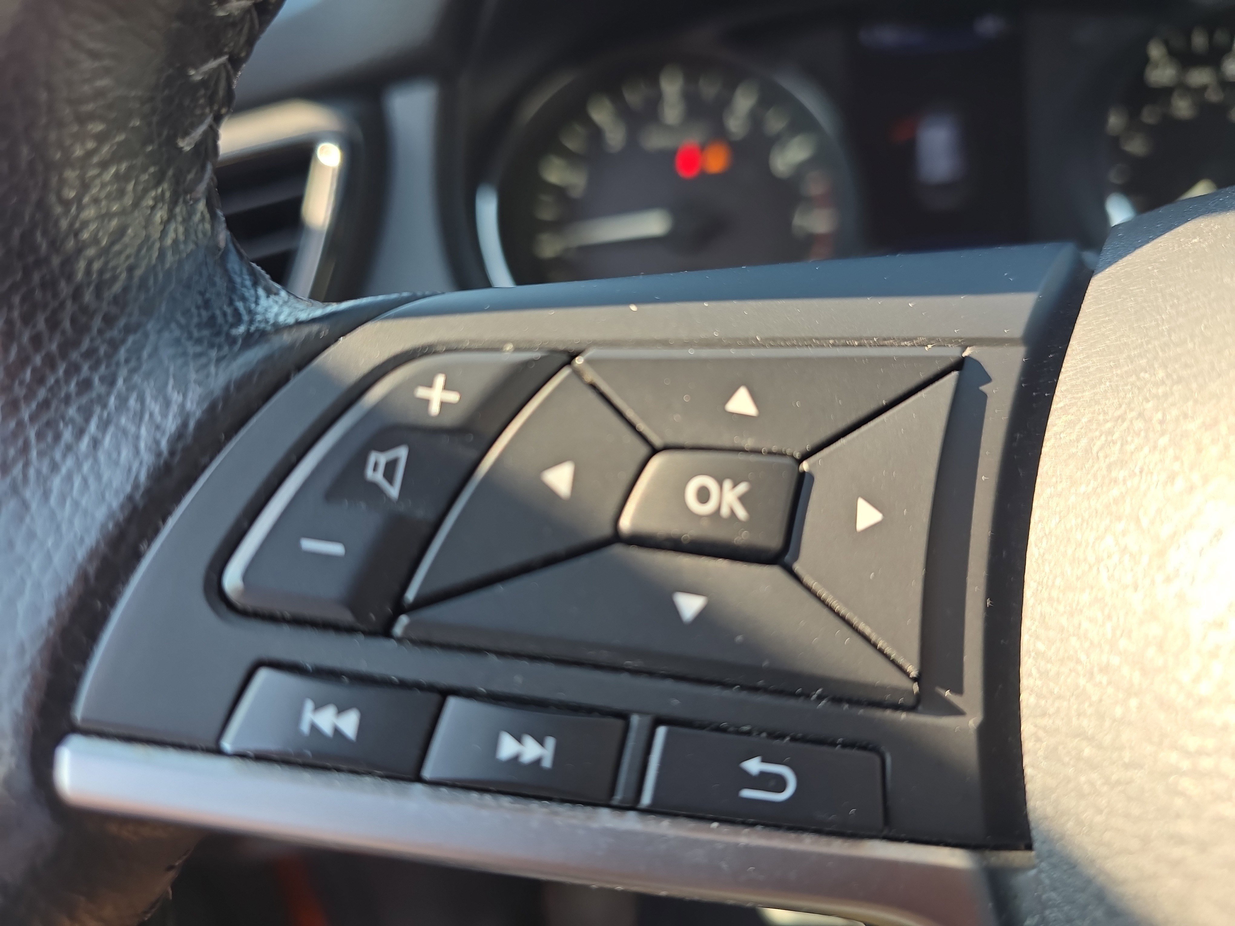 Used 2020 Nissan Rogue SV AWD/4WD image 22