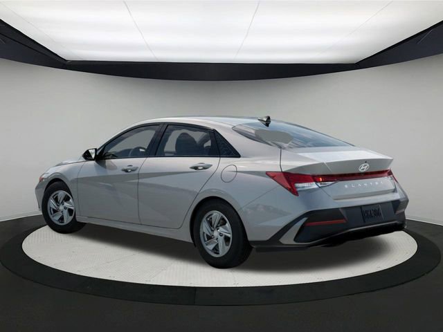 New 2026 Hyundai Elantra SE image 5