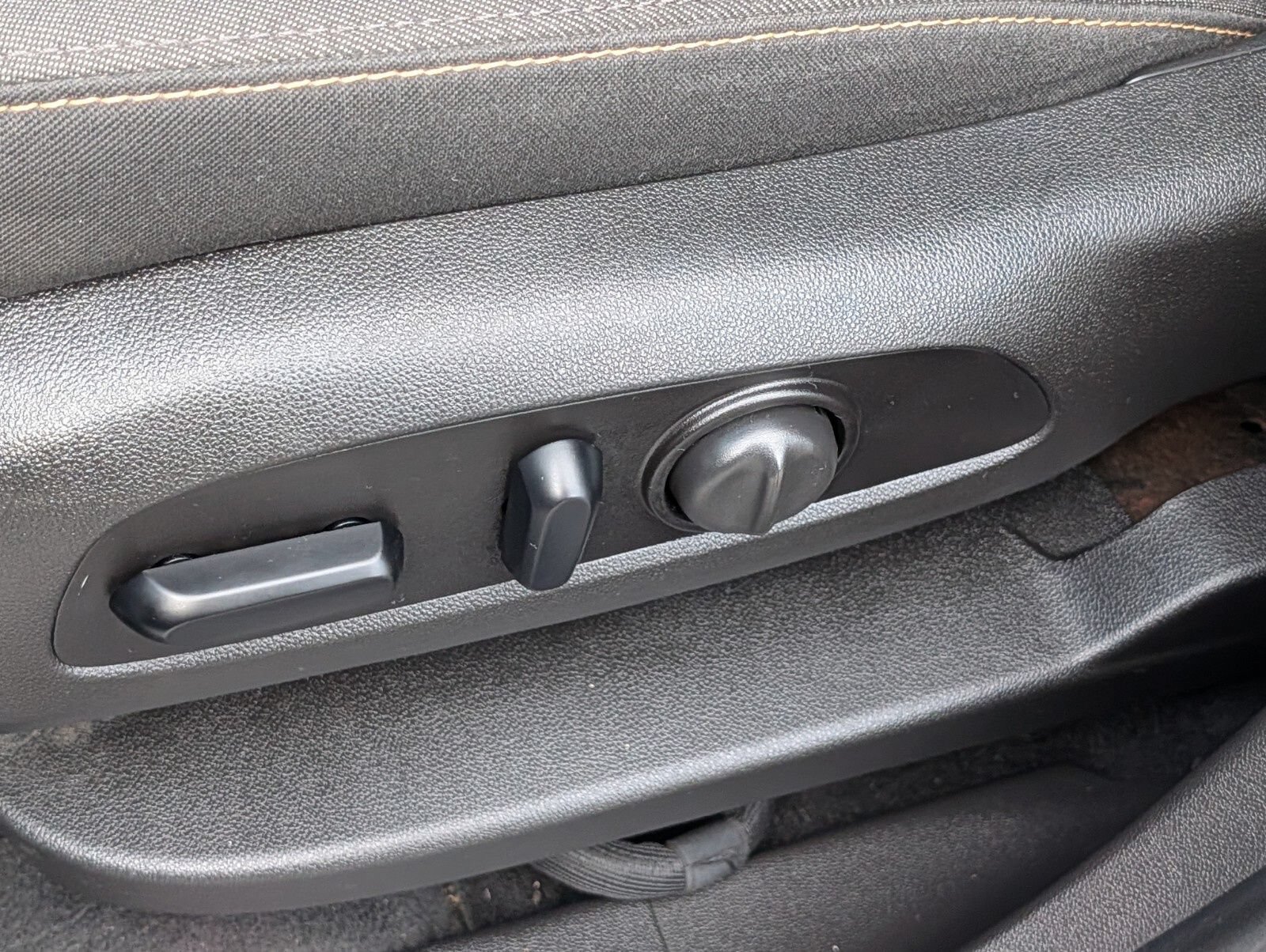 Used 2018 Chevrolet Equinox LT AWD/4WD image 17