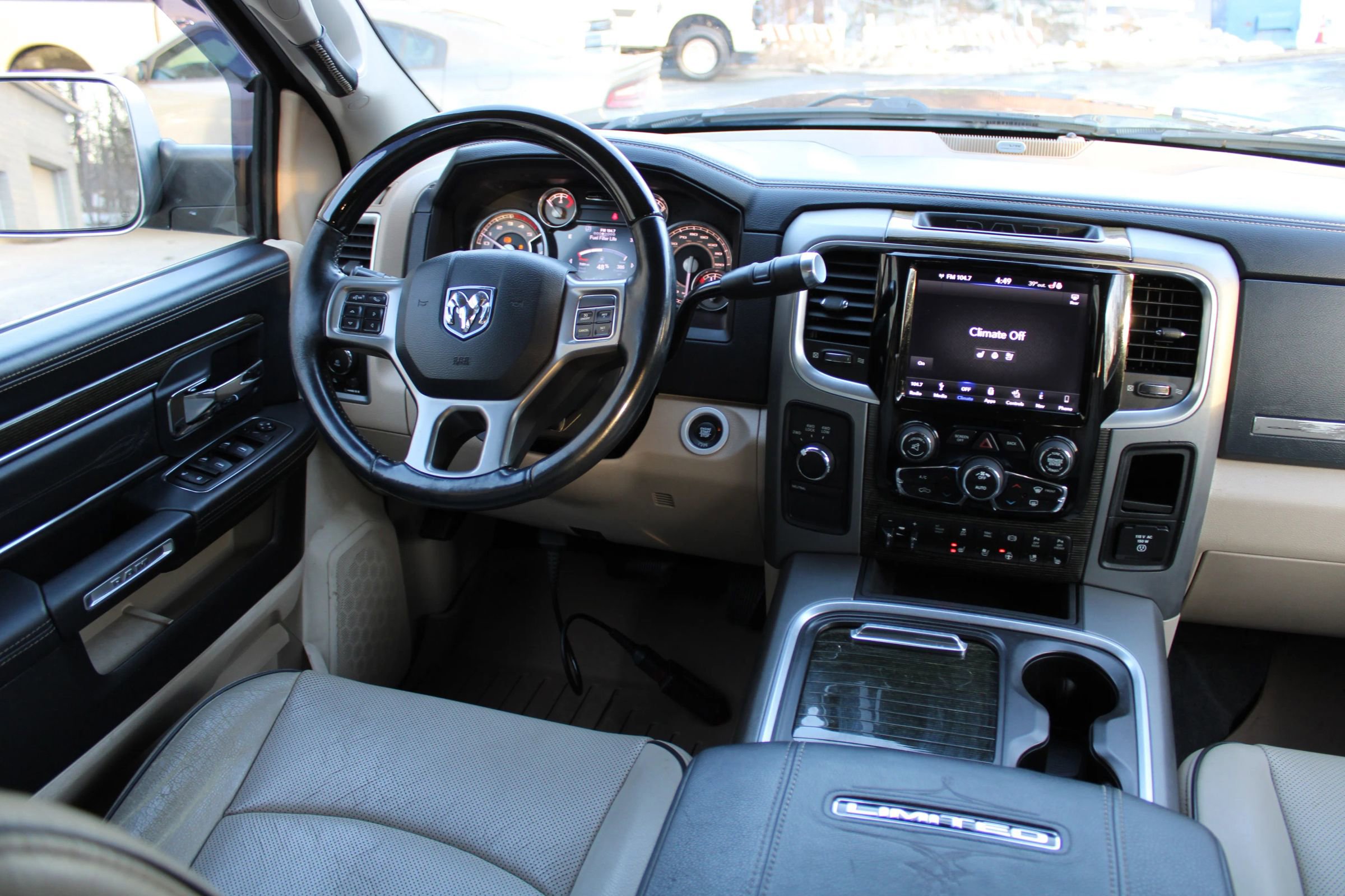 Used 2018 RAM 3500 Laramie Longhorn image 13