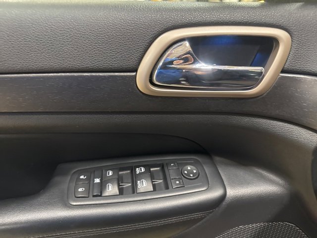 Used 2017 Jeep Grand Cherokee Laredo w/ Quick Order Package 23E image 18