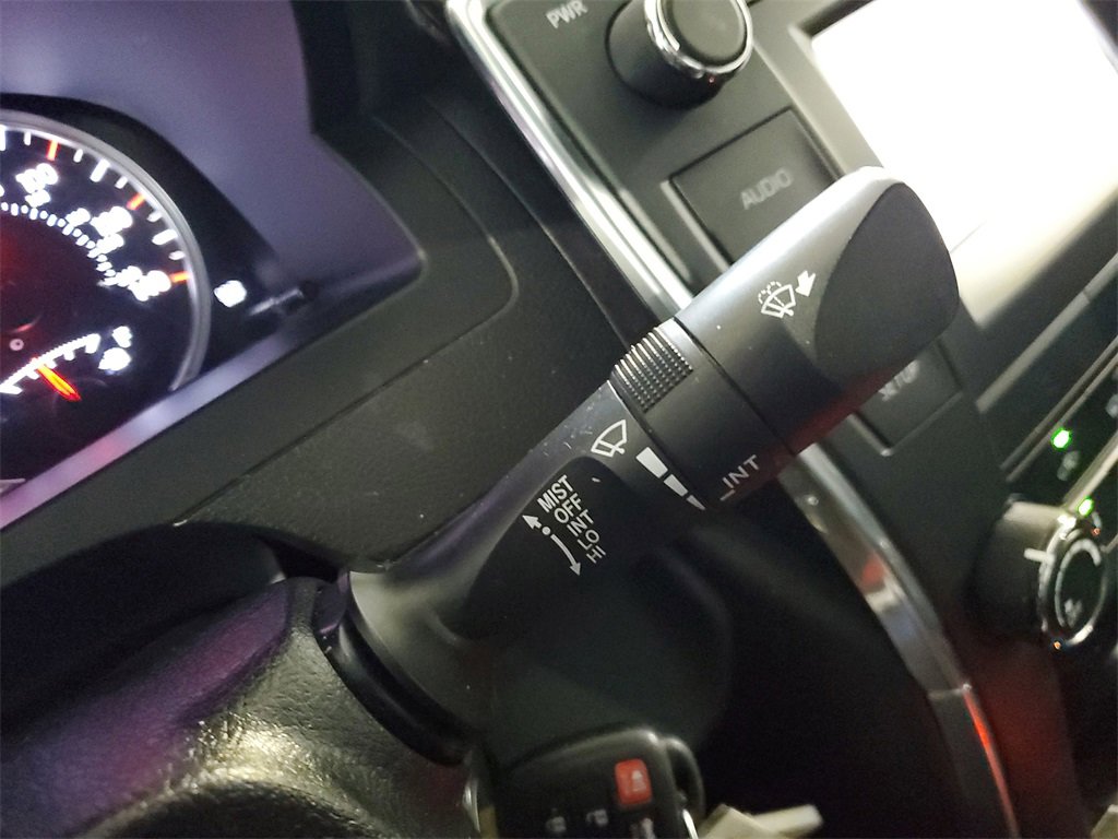 Used 2017 Toyota Camry XLE image 27
