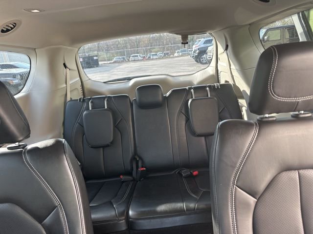 Used 2023 Chrysler Pacifica Touring-L image 22
