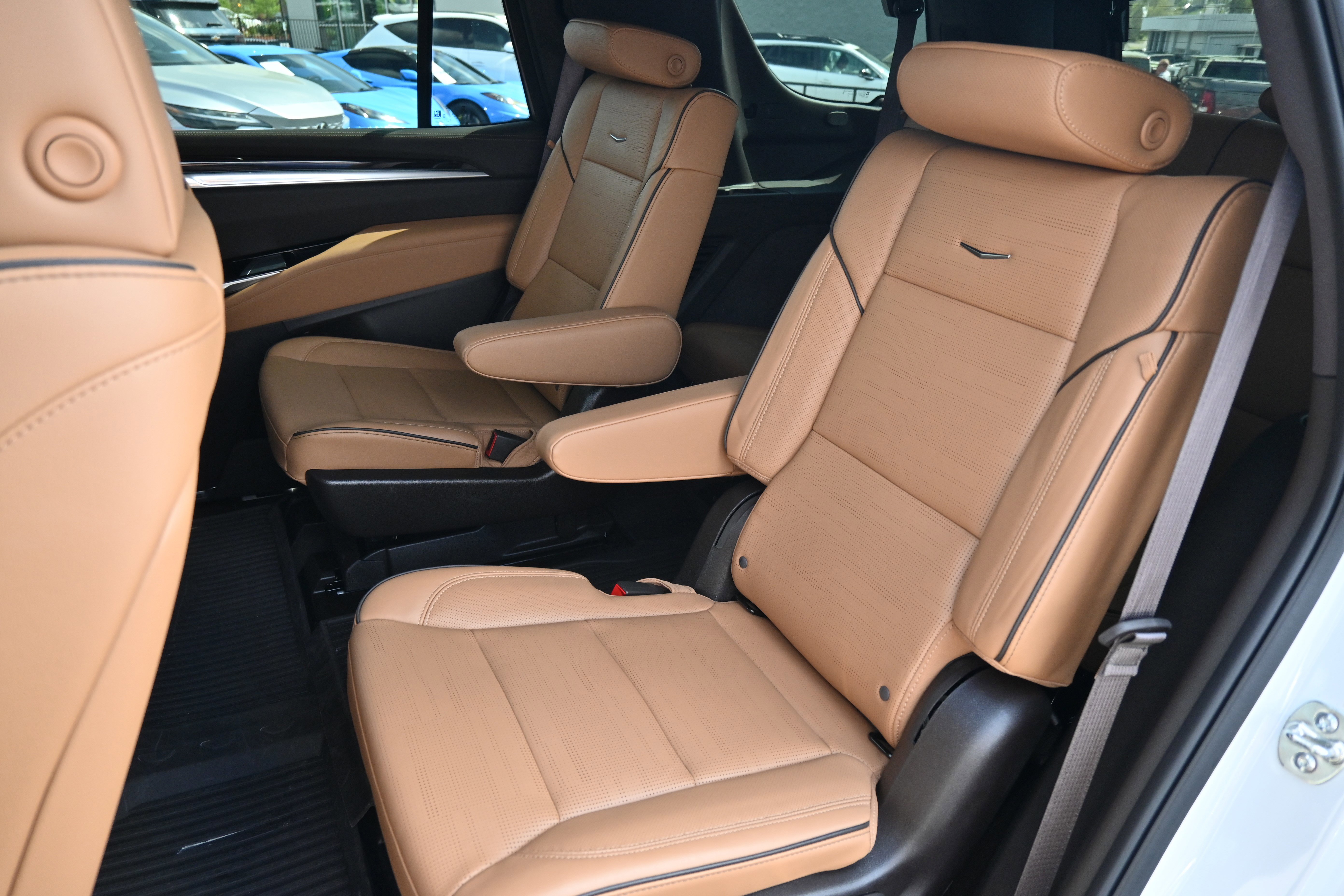 Used 2025 Cadillac Escalade Premium Luxury w/ Touring Package image 11