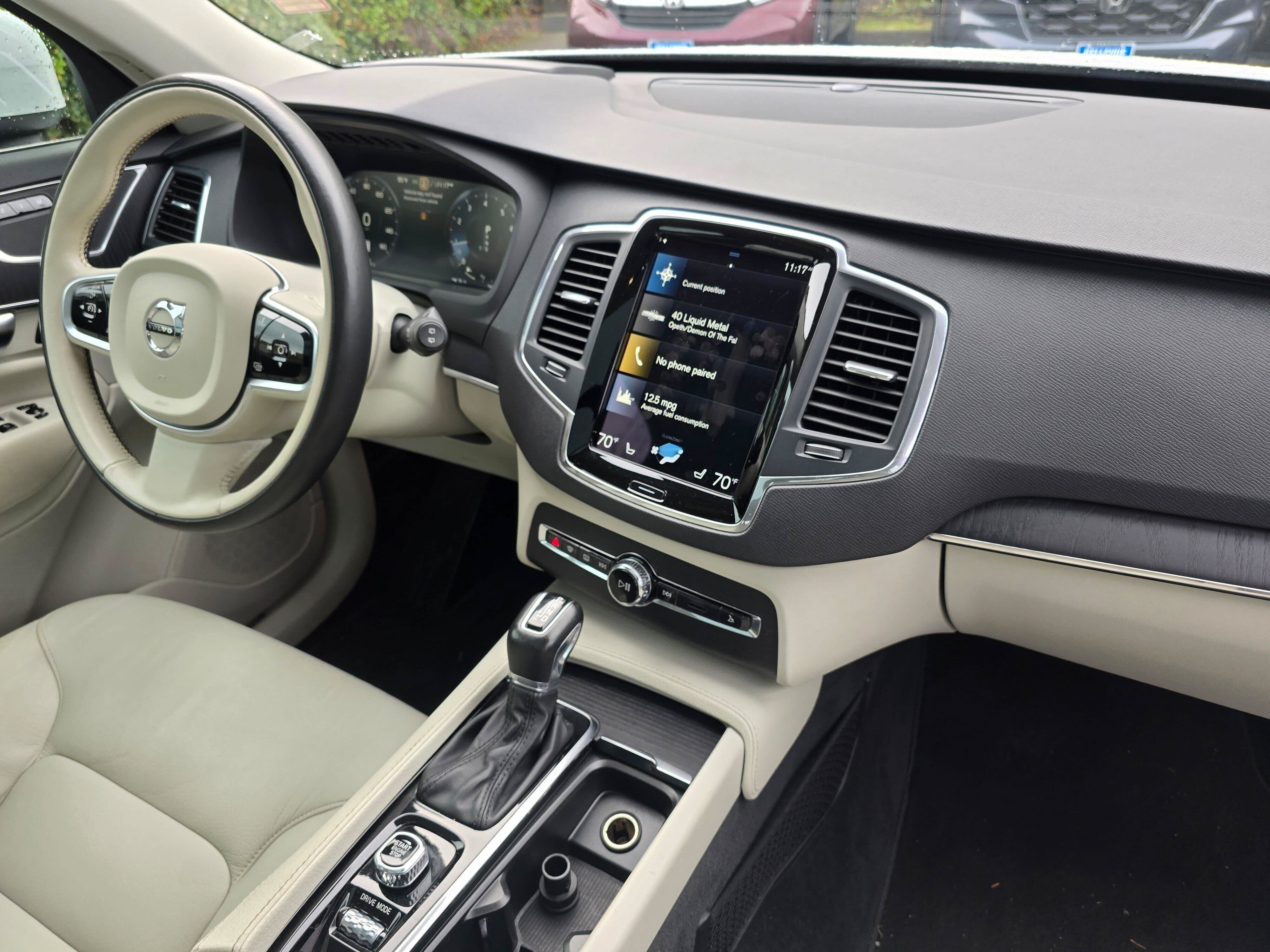 Used 2020 Volvo XC90 T6 Momentum w/ Protection Package Premier AWD/4WD image 10