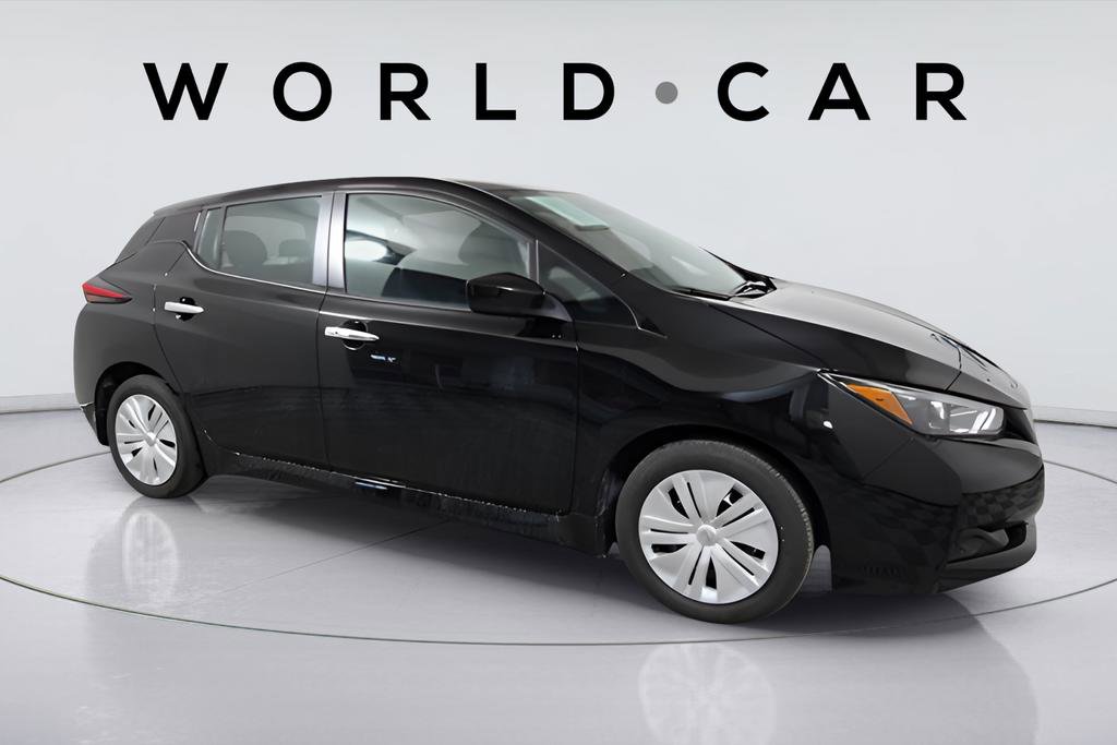 Used 2025 Nissan Leaf S image 13