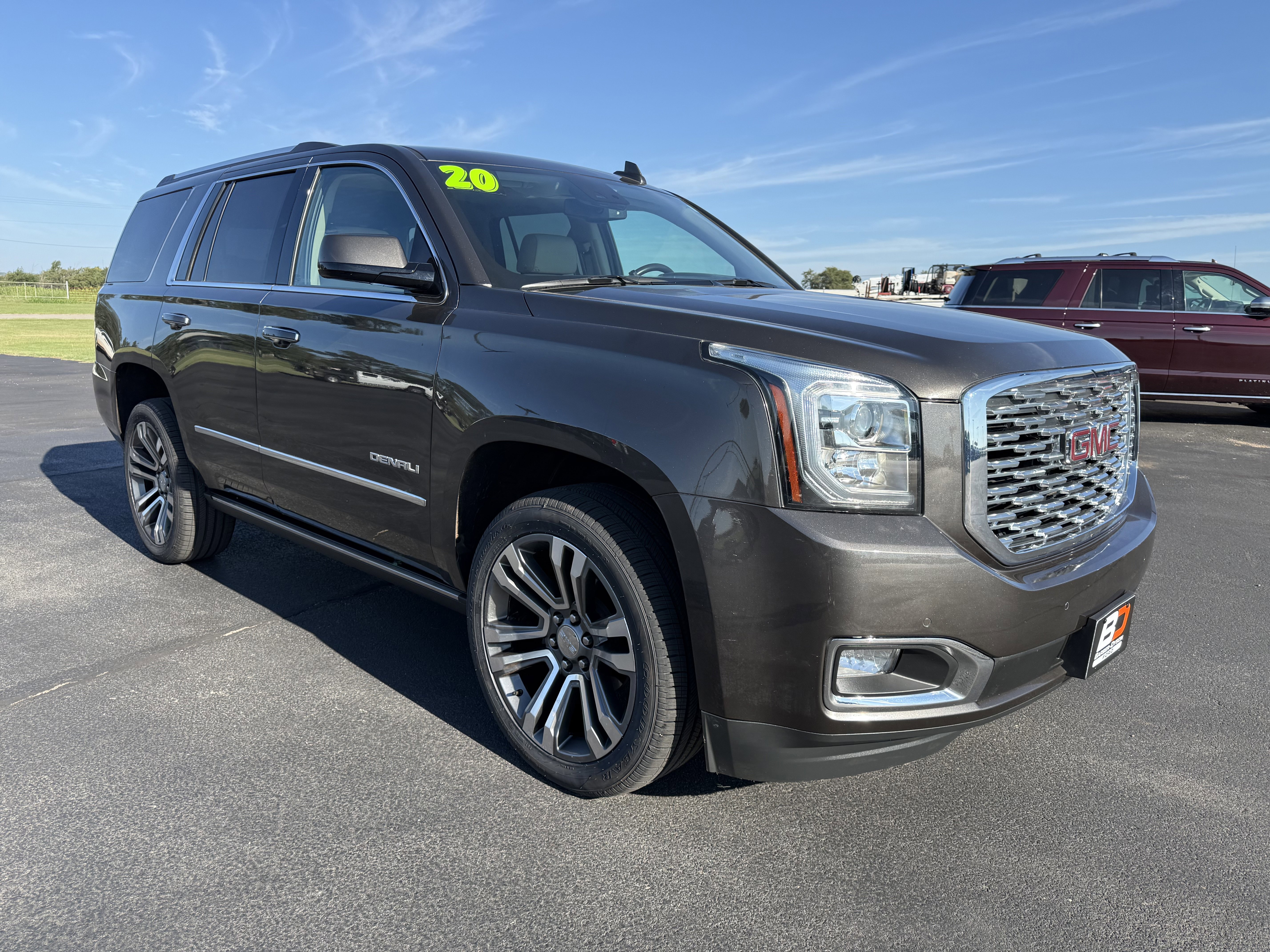 Used 2020 GMC Yukon Denali w/ Denali Premium Package image 2