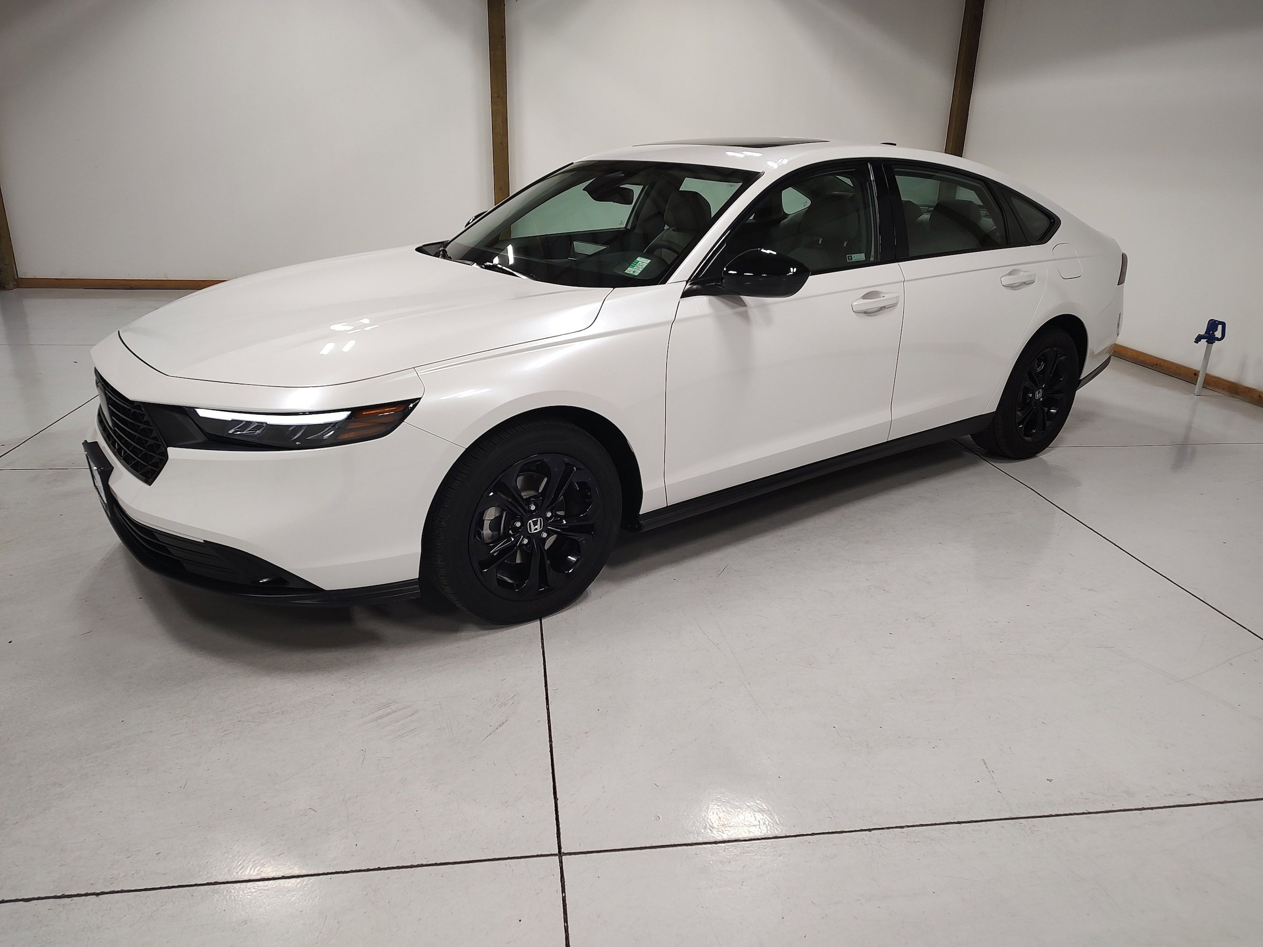 Used 2025 Honda Accord SE image 4