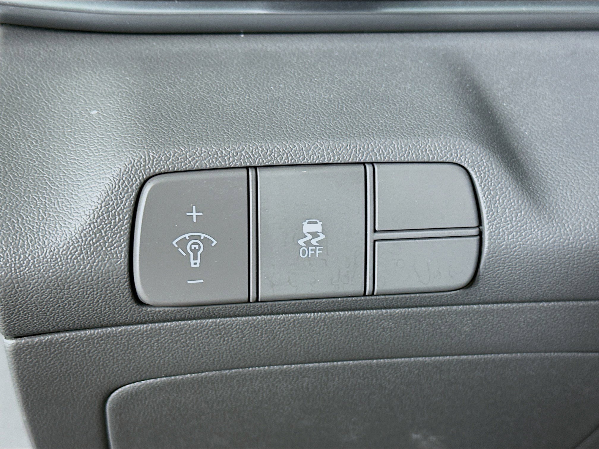 Used 2025 Hyundai Elantra SEL image 17