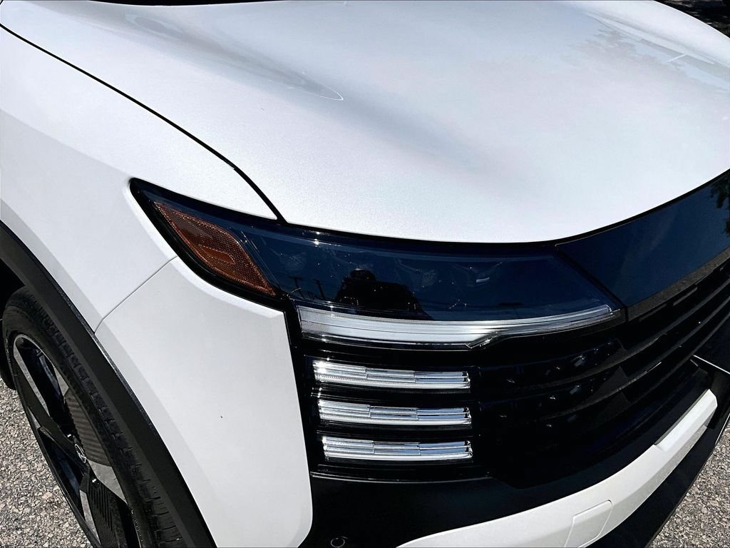 Certified 2025 Nissan Kicks SR AWD/4WD image 31