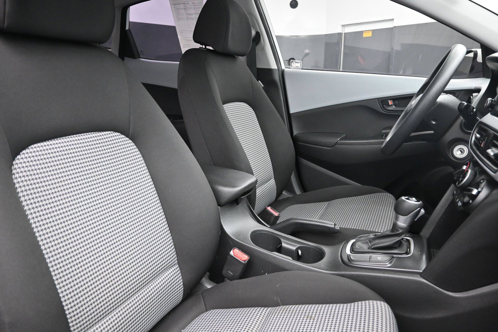 Used 2021 Hyundai Kona SE FWD image 27