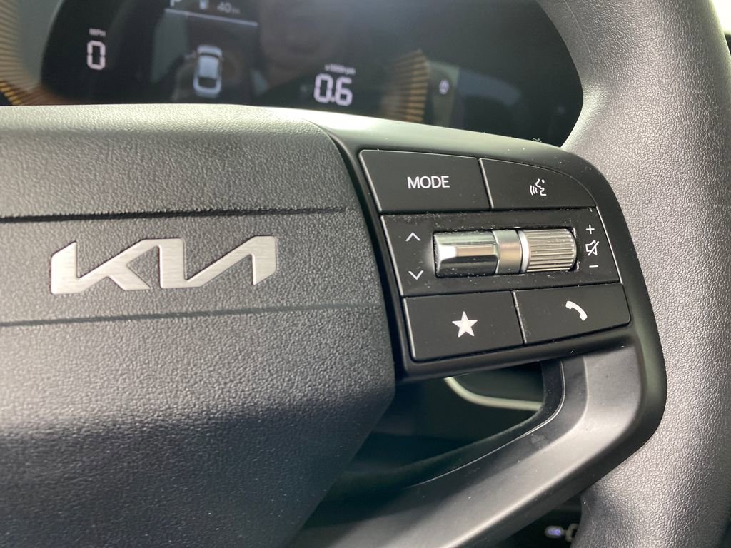 Used 2025 Kia K4 LX image 14