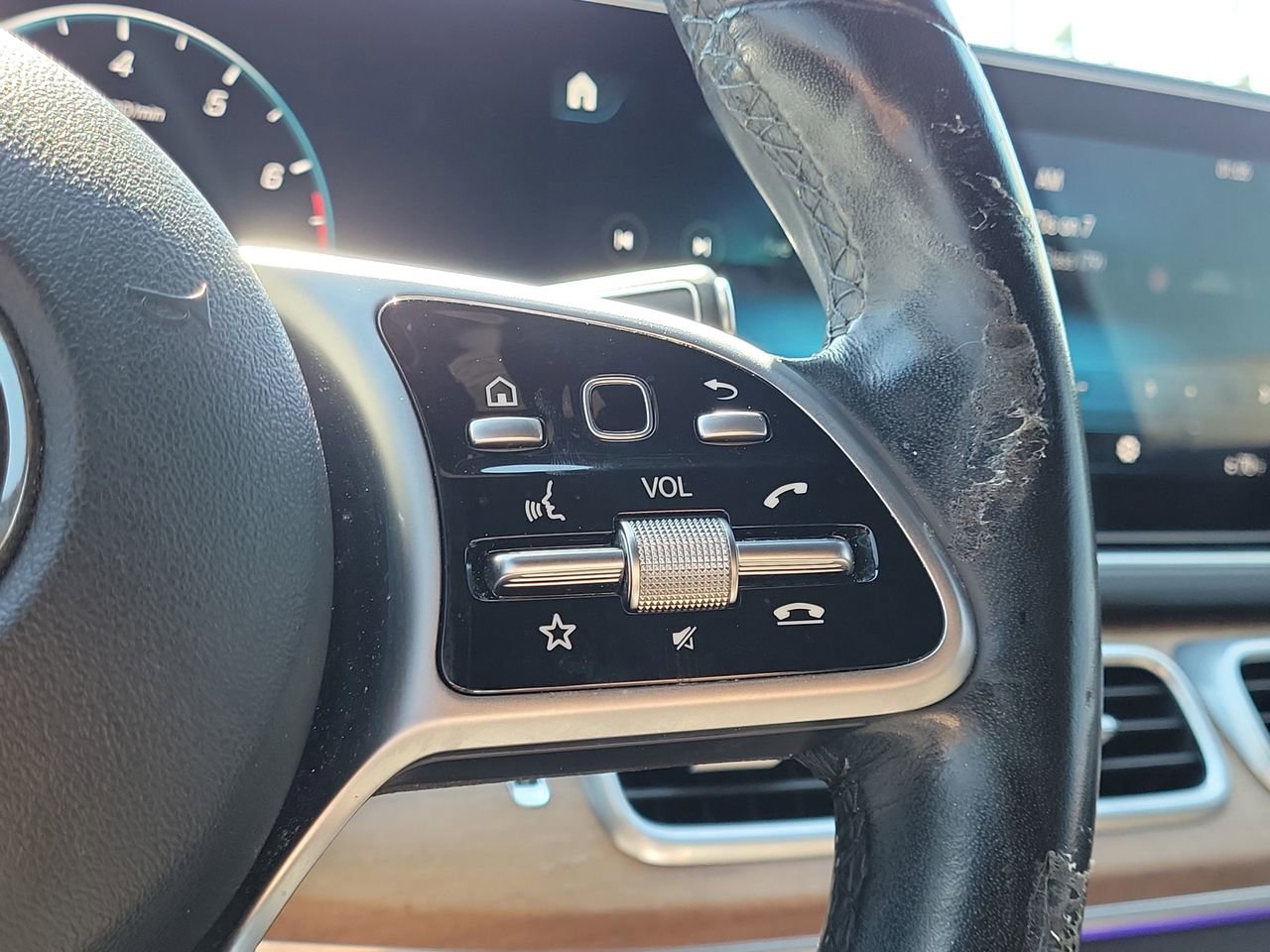 Certified 2021 Mercedes-Benz GLE 450 4MATIC image 32