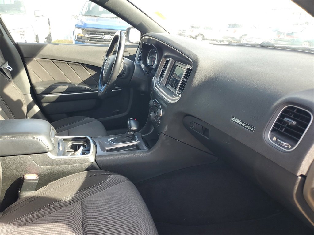Used 2022 Dodge Charger SXT image 32