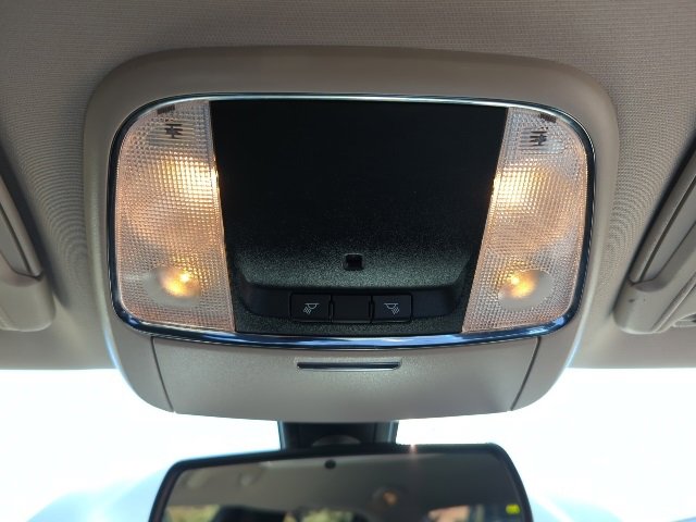 Used 2018 Chrysler 300 Touring w/ Chrome Appearance Package image 20