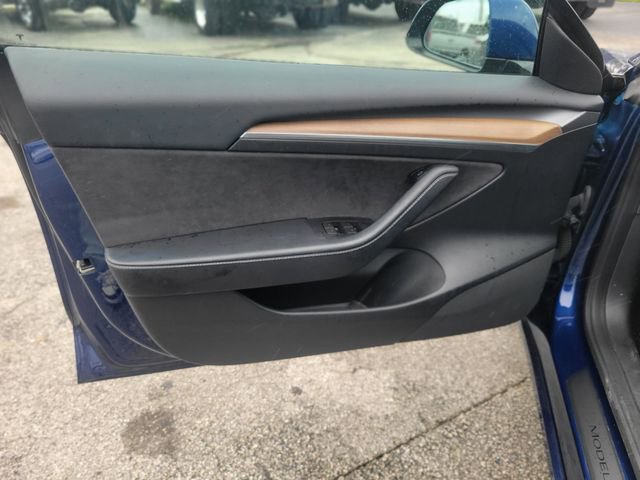 Used 2023 Tesla Model 3 Standard Range image 15
