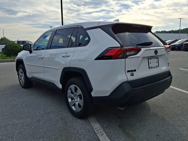 Certified 2022 Toyota RAV4 LE AWD/4WD image 4
