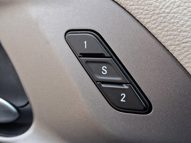 Used 2023 Chrysler Pacifica Touring-L image 25