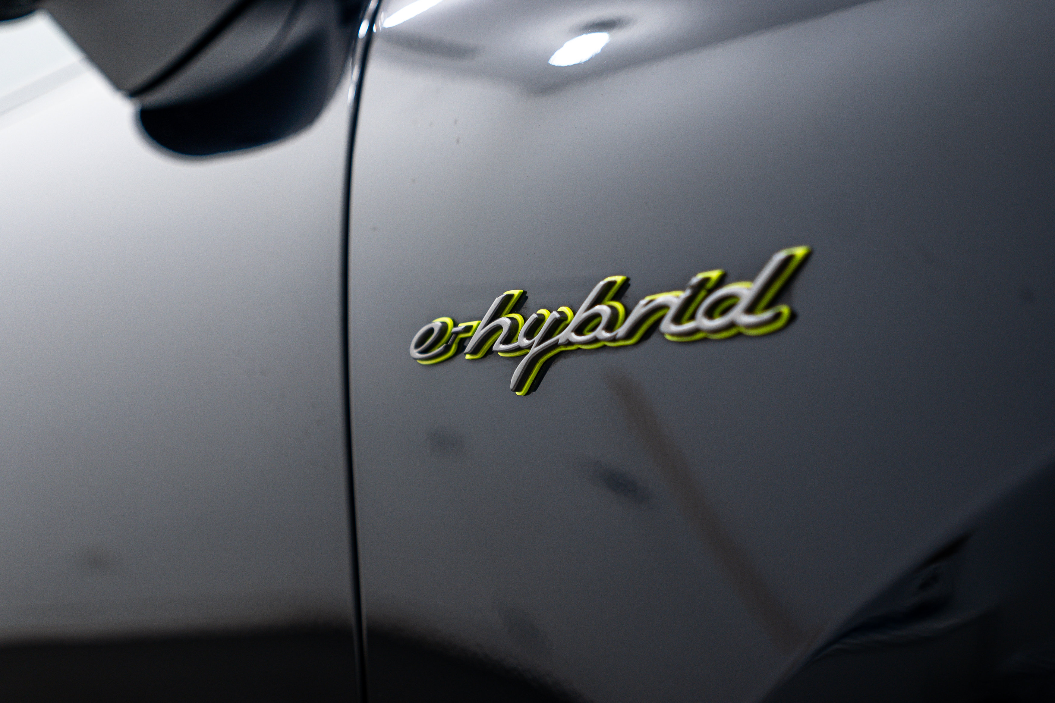 Certified 2023 Porsche Cayenne Platinum Edition image 12