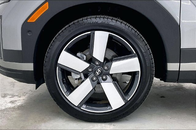 Certified 2026 Hyundai Santa Fe Limited FWD image 10