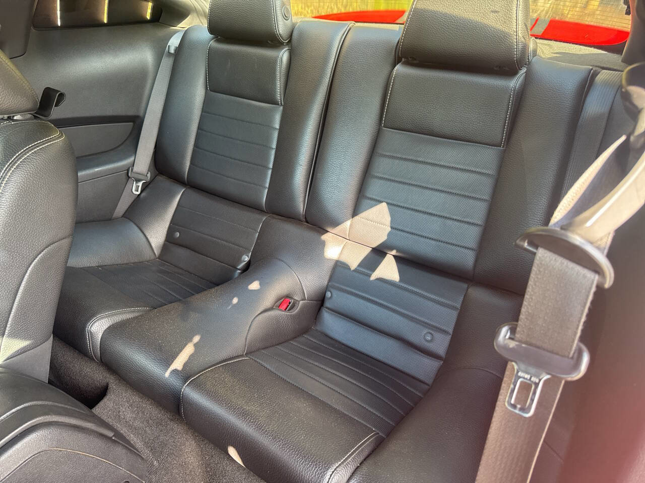 Used 2011 Ford Mustang GT Premium w/ Electronics Pkg RWD image 11