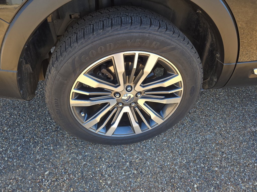 Used 2017 Ford Explorer Platinum AWD/4WD image 11