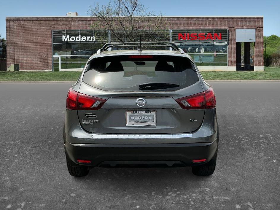 Used 2017 Nissan Rogue Sport SL image 3